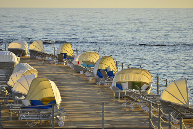 Azura Deluxe Resort & Spa (Photo 8)