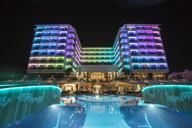 Azura Deluxe Resort & Spa (Photo 10)