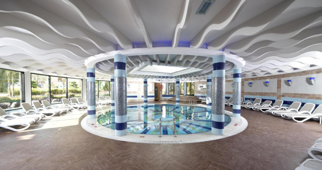 Limak Arcadia Sport Resort Hotel - hallenbad (Photo 1)