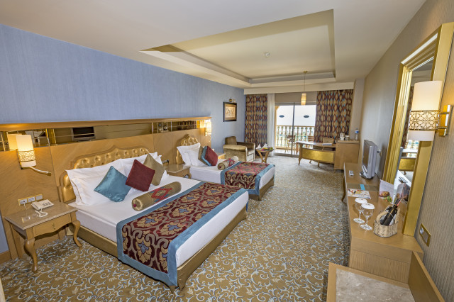 Royal Holiday Palace (Photo 6)