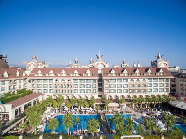 Side Crown Palace - pool (Photo 2)