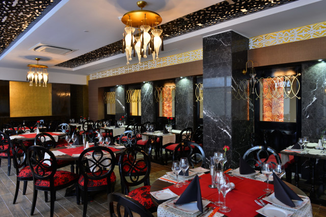 Side Crown Palace - restaurant (Photo 3)