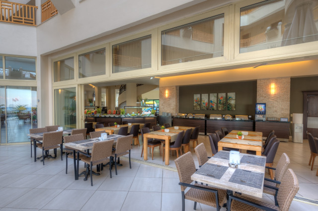 Golden Lotus - restaurant (Photo 4)