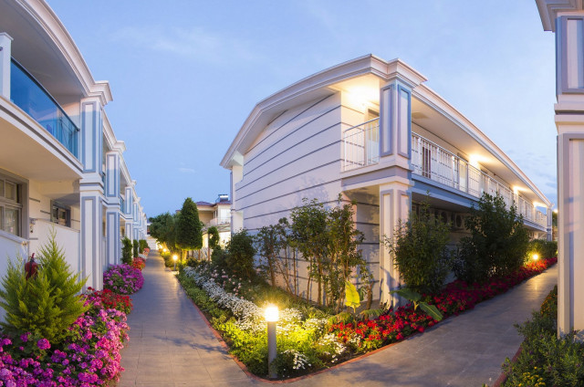 Sun Club Side - garten (Photo 3)