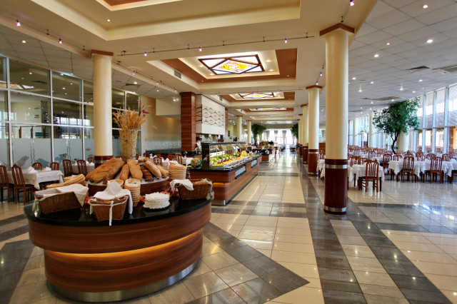 DIT Evrika Beach Club Hotel - buffet (Photo 3)