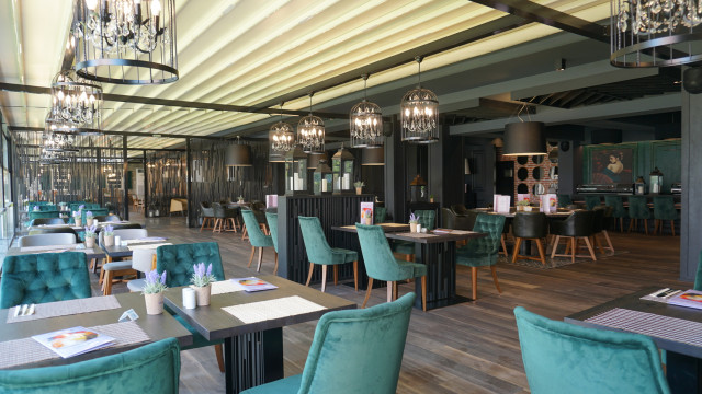 DIT Evrika Beach Club Hotel - restaurant (Photo 2)