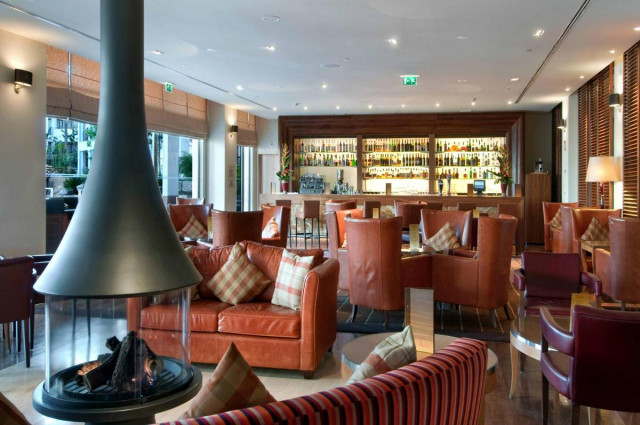 Hilton Vilamoura As Cascatas Golf Resort & Spa - bar (Photo 1)