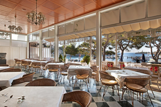 THB Felip Class - restaurant 1 (Photo 4)