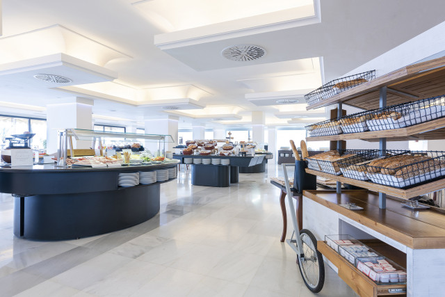 Palma Bellver by Melia - restaurant (Photo 3)