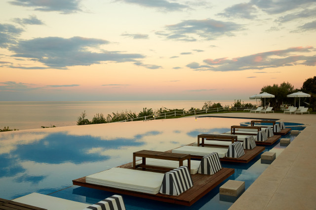 Cavo Olympo Luxury Resort & Spa - pool sonnenuntergang (Photo 3)